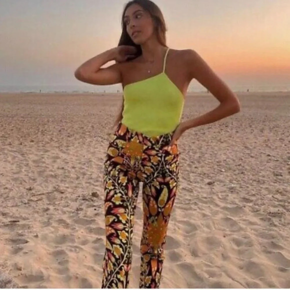 Zara  Printed Flared Pants Trousers Groovy Floral 70's Pattern Sz Small - Picture 4 of 16